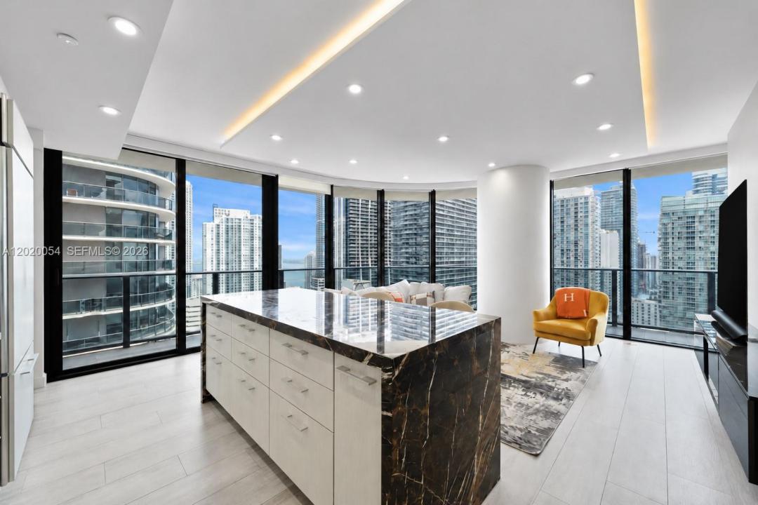 55 SW 9th St 2703, Miami, Florida 33130, Stati Uniti