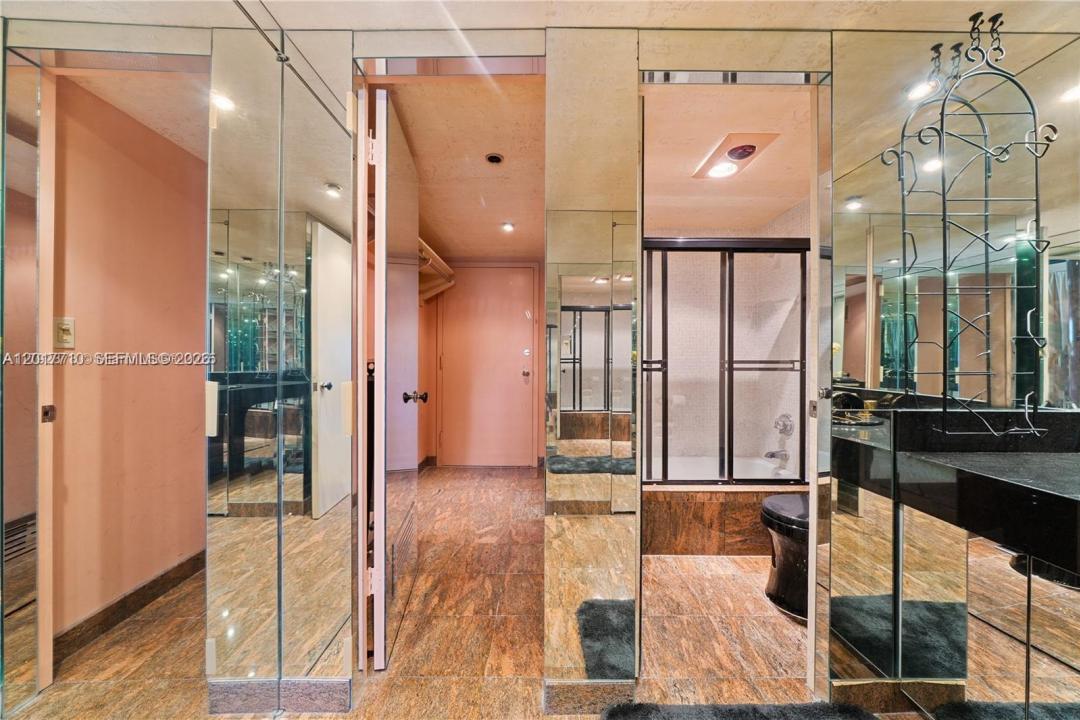 11111 Biscayne Blvd 227, North Miami Beach, Flórida 33181, Estados Unidos