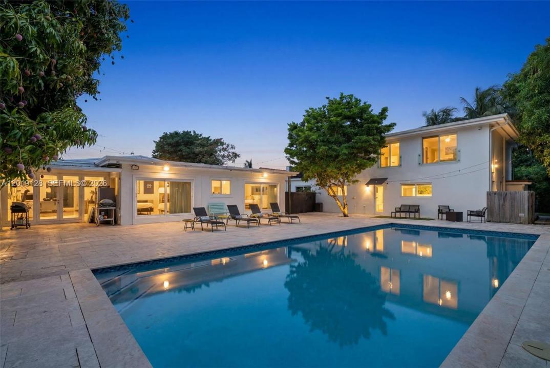3758 Prairie Ave, Miami Beach, Florida 33140, USA