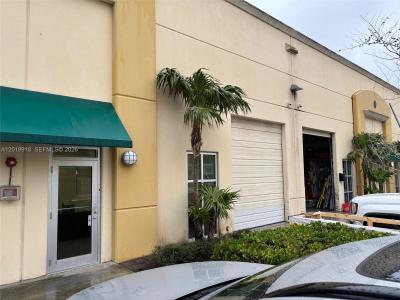 10428 W State Road 84, Davie, Florida 33324, USA