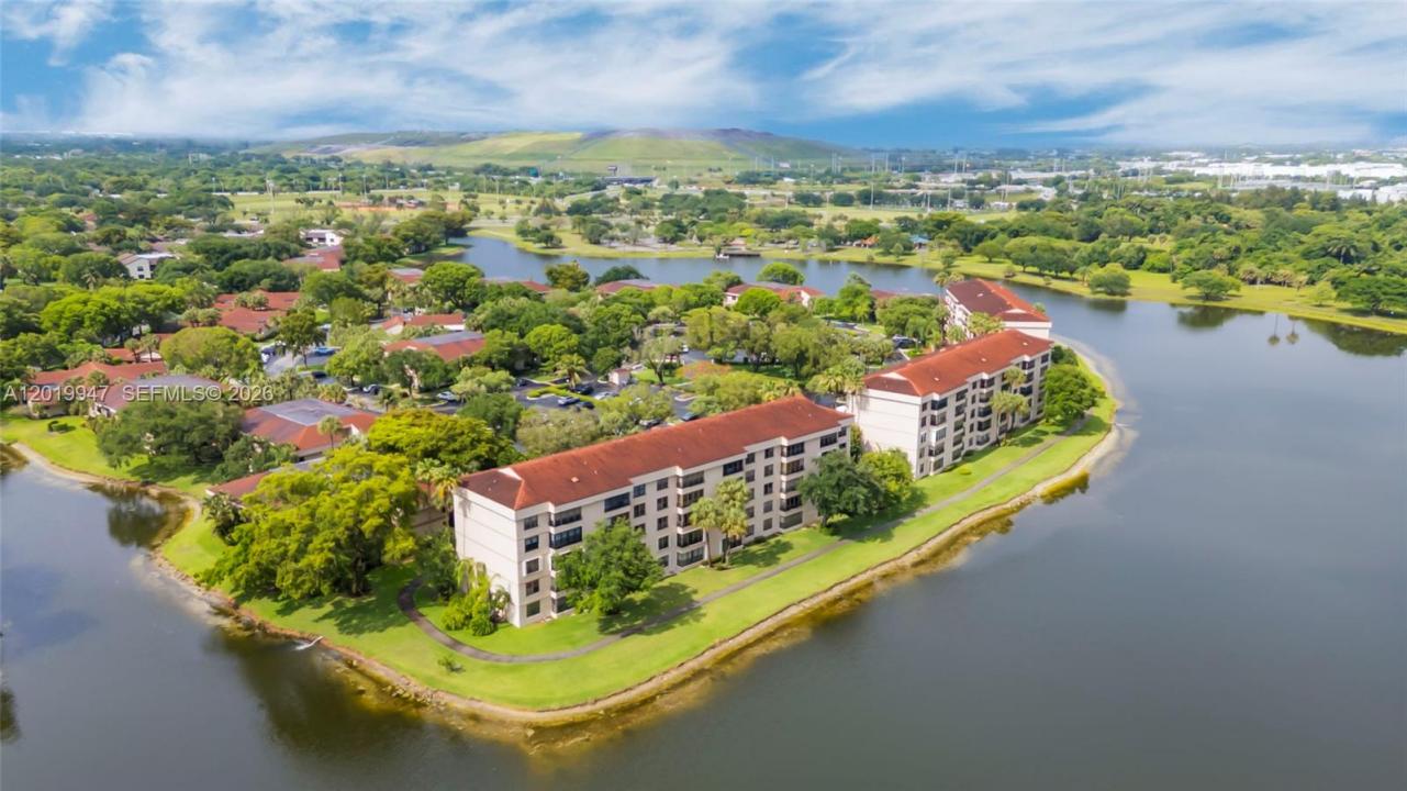 2768 Carambola Cir S 401, Coconut Creek, Floride 33066, États-Unis