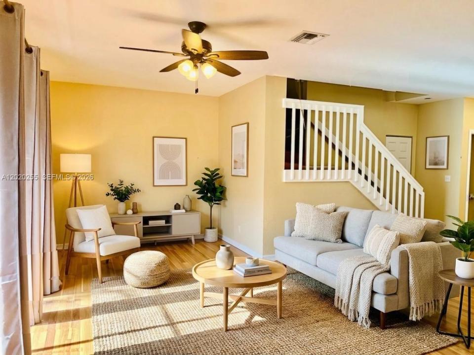 9620 Roundstone CIR, Floryda 33967, USA