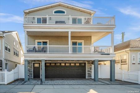 206 Grand Boulevard, Long Beach, New York 11561, USA