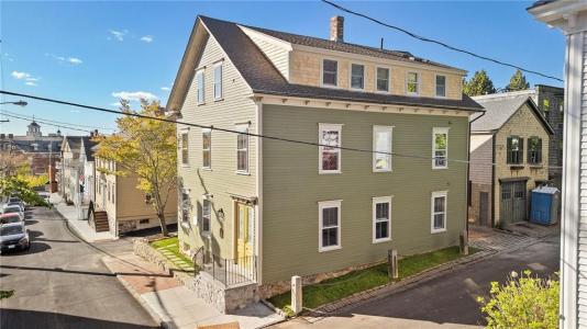 18 Barney Street 1, Newport, Rhode Island 02840, USA