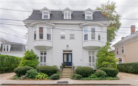 67 Perry Street 5, Newport, Rhode Island 02840, USA
