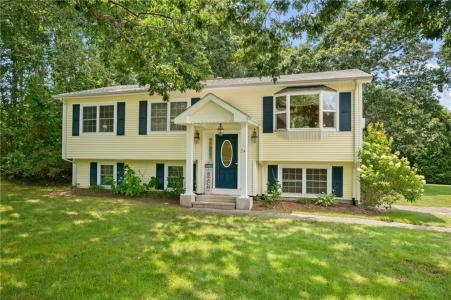 24 Quannacut Road, Westerly, Rhode Island 02891, USA