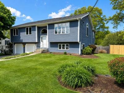 12 Pat Drive, Lincoln, Rhode Island 02865, USA