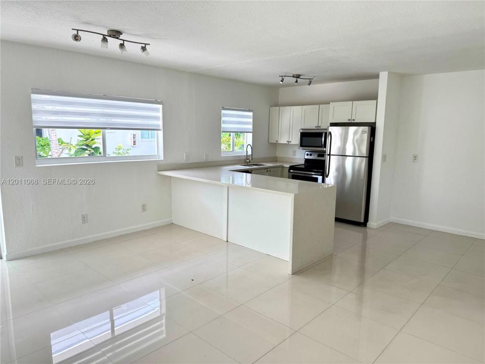 8035 Crespi Blvd 9, Miami Beach, Florida 33141, Stati Uniti