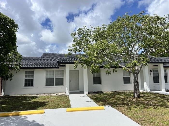 201-205 NW 30th Ave, Pompano Beach, Flórida 33069, Estados Unidos