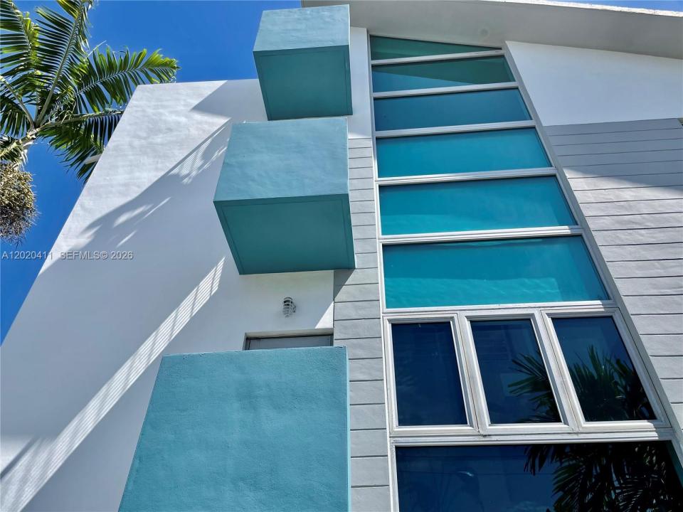 734 Michigan Ave 6, Miami Beach, Florida 33139, USA