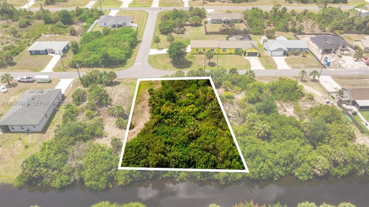 12132 Xavier Avenue, Port Charlotte, Floride 33981, États-Unis