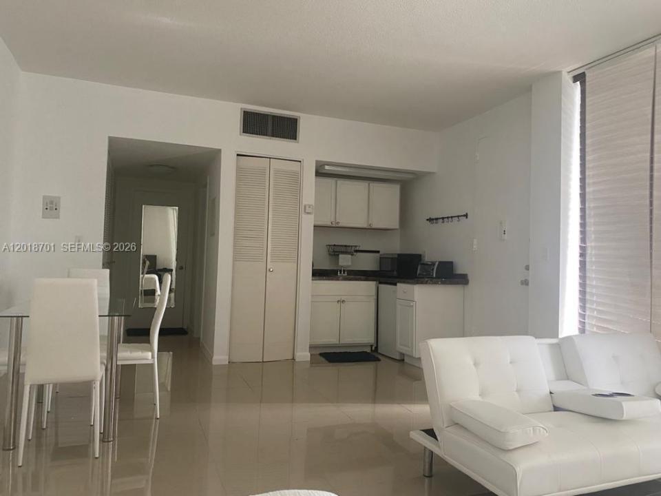 770 NE 69th St 1E, Miami, Florida 33138, Stati Uniti
