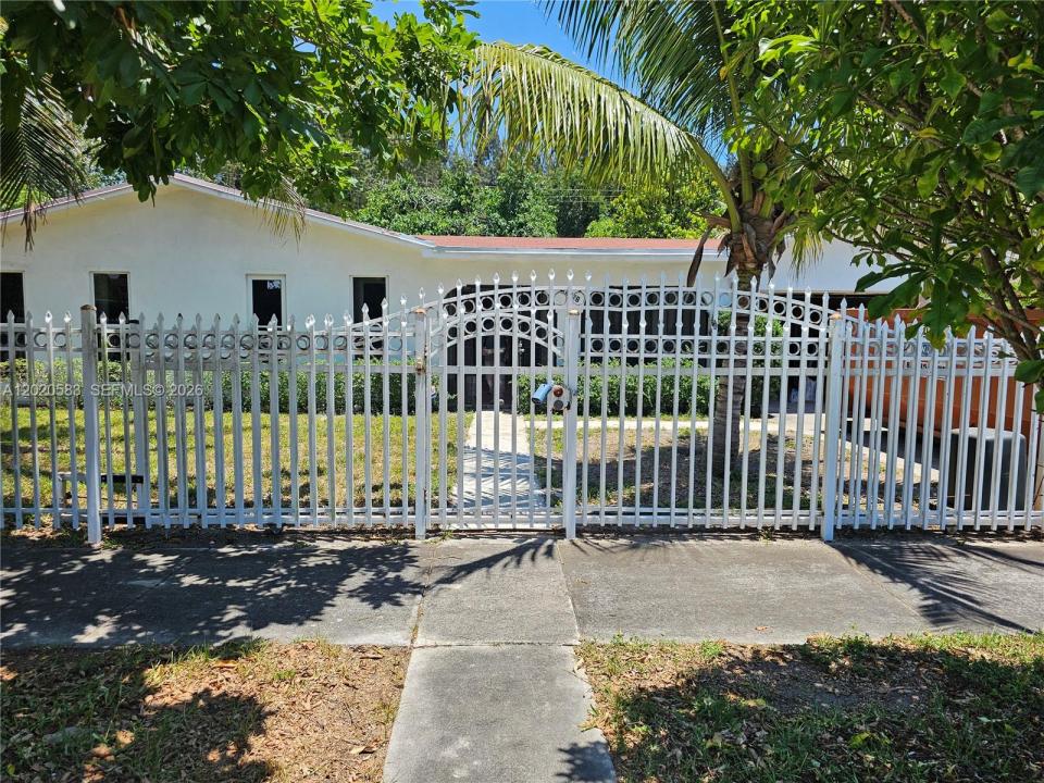 15851 NW 37th Ct, Miami Gardens, Flórida 33054, Estados Unidos