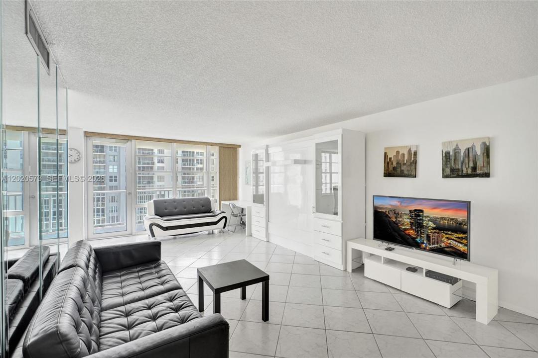 231 174th St 1611, Sunny Isles Beach, Florida 33160, USA