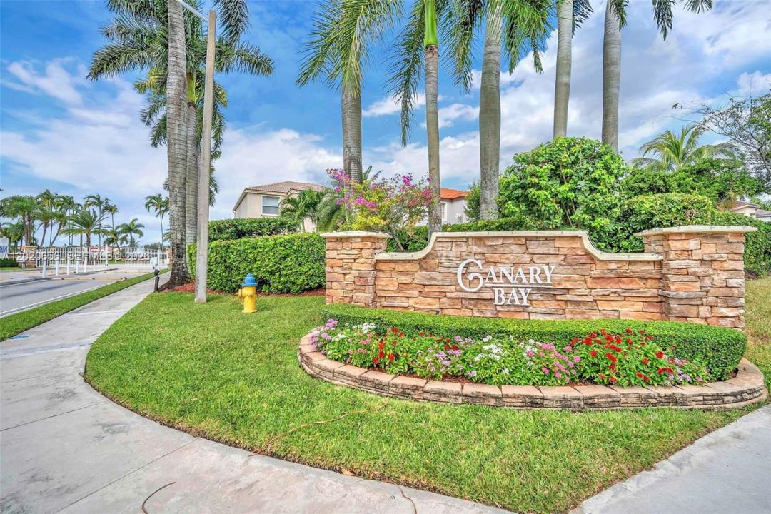 15891 NW 15th Ct, Pembroke Pines, Florida 33028, Amerika Birleşik Devletleri