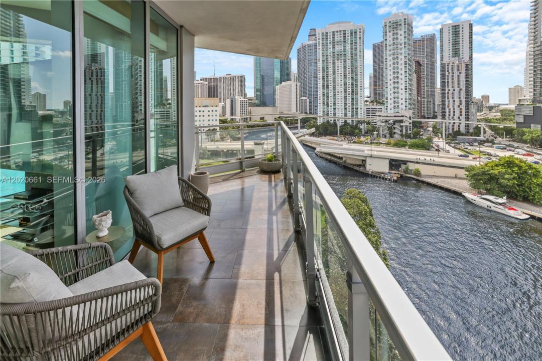 92 SW 3rd St 1201, Miami, Флорида 33130, Соединенные Штаты