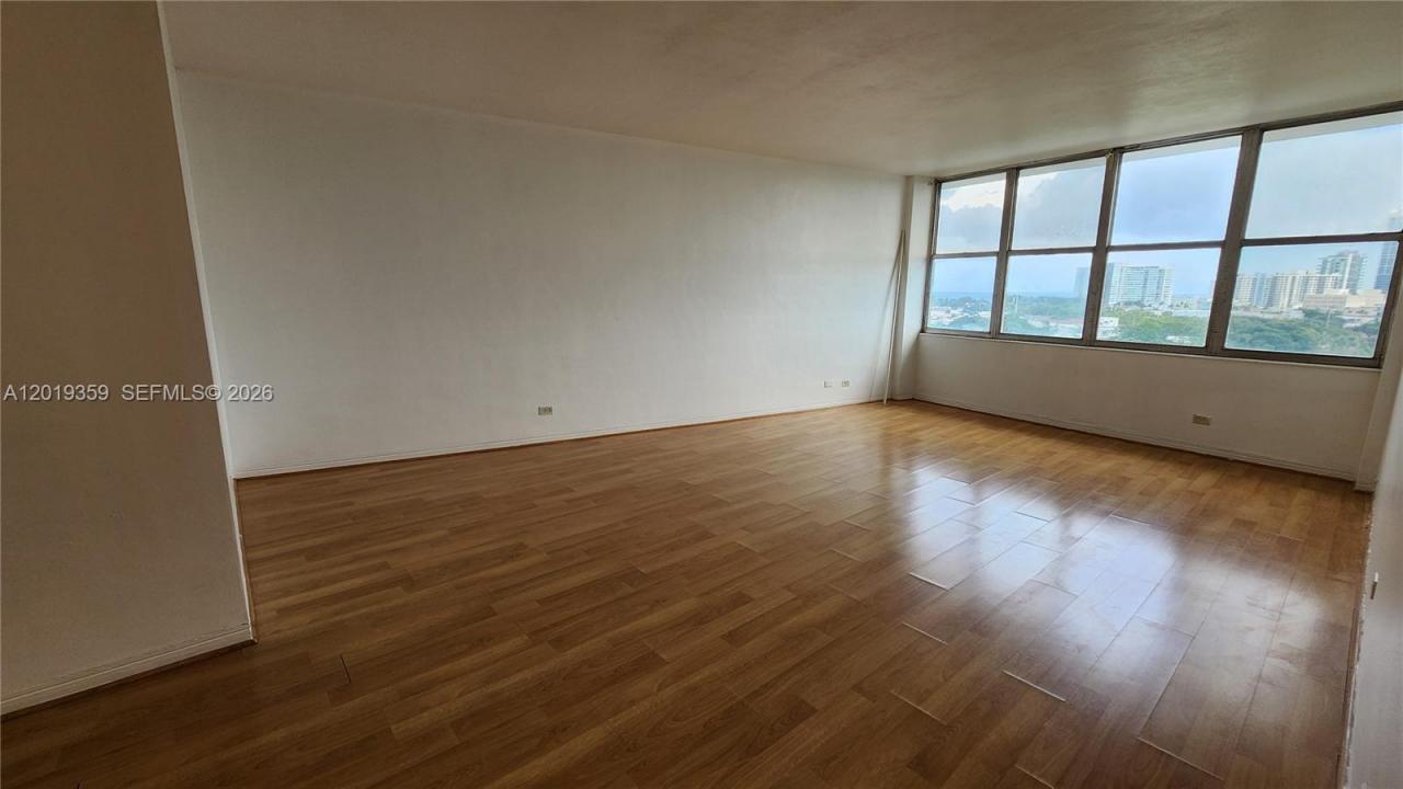 7441 Wayne 8-O, Miami Beach, フロリダ 33141, アメリカ合衆国