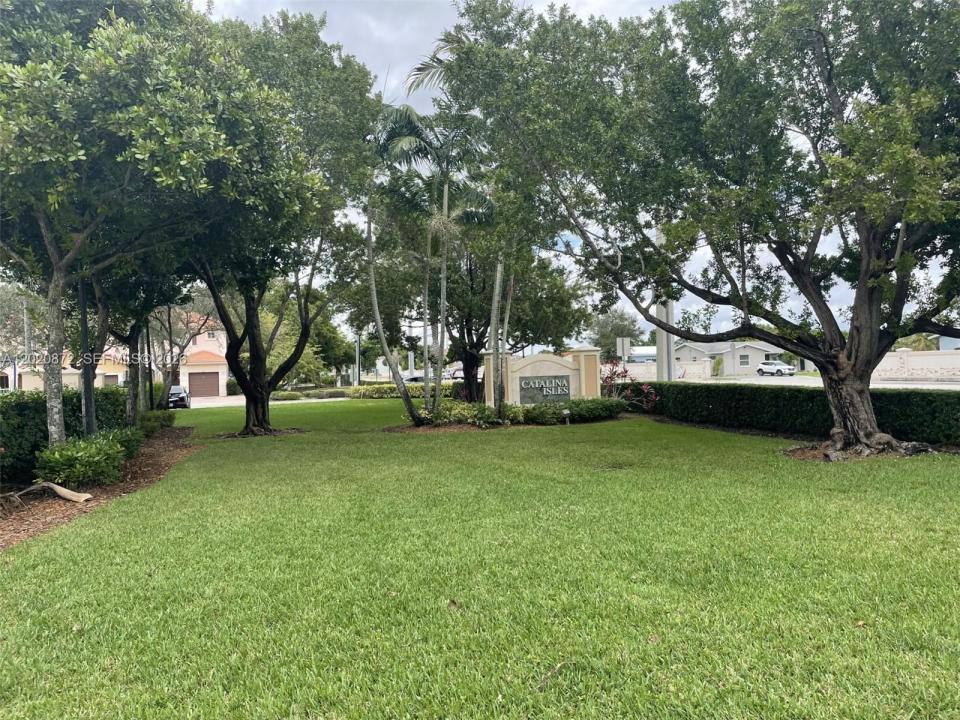 8835 S Isles Cir, Tamarac, Floride 33321, États-Unis
