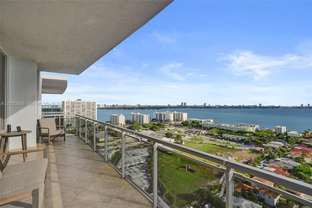 7901 Hispanola Ave 2010, North Bay Village, Floride 33141, États-Unis