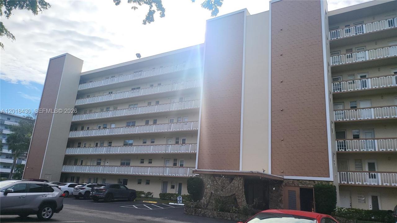 1001 NE 14th Ave 201, Hallandale Beach, Floride 33009, États-Unis