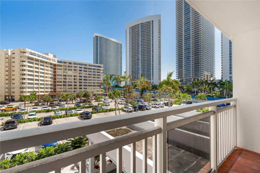 1849 S Ocean Dr 305, Hallandale Beach, Floride 33009, États-Unis
