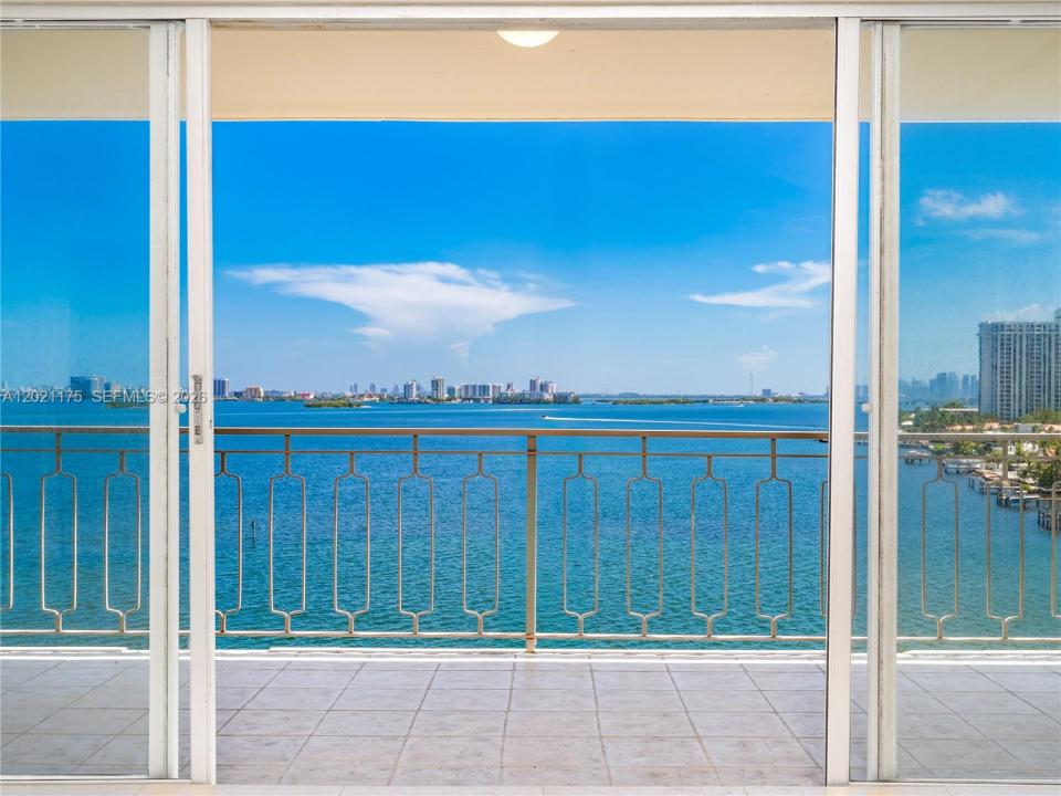 11111 Biscayne Blvd 912, Miami, Florida 33181, Stati Uniti