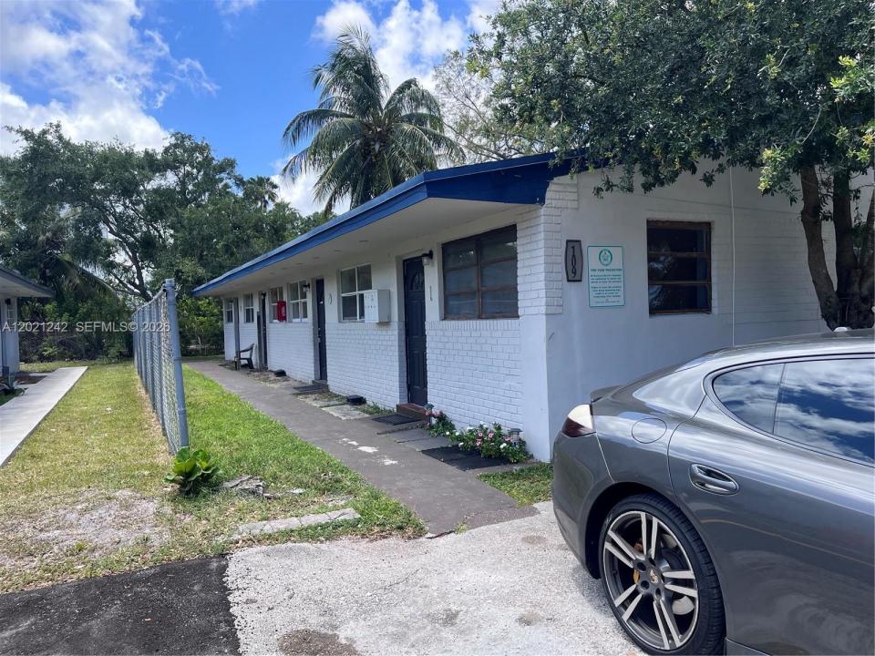 109 NW 14th Way 1-4, Dania Beach, Florida 33004, Stati Uniti
