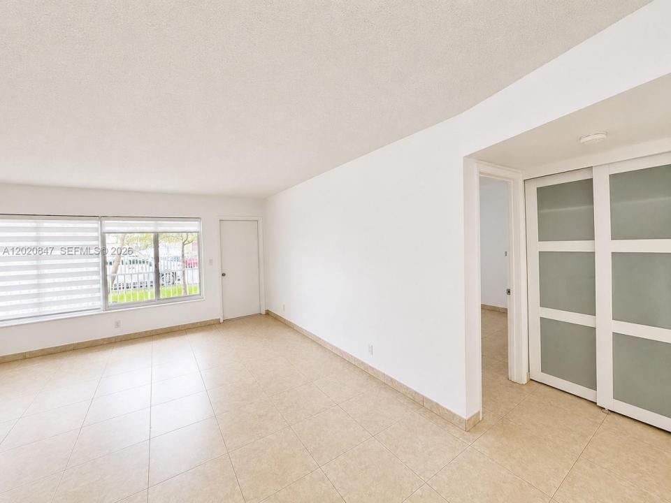 1460 NE 169th St 108, North Miami Beach, Florida 33162, Stati Uniti