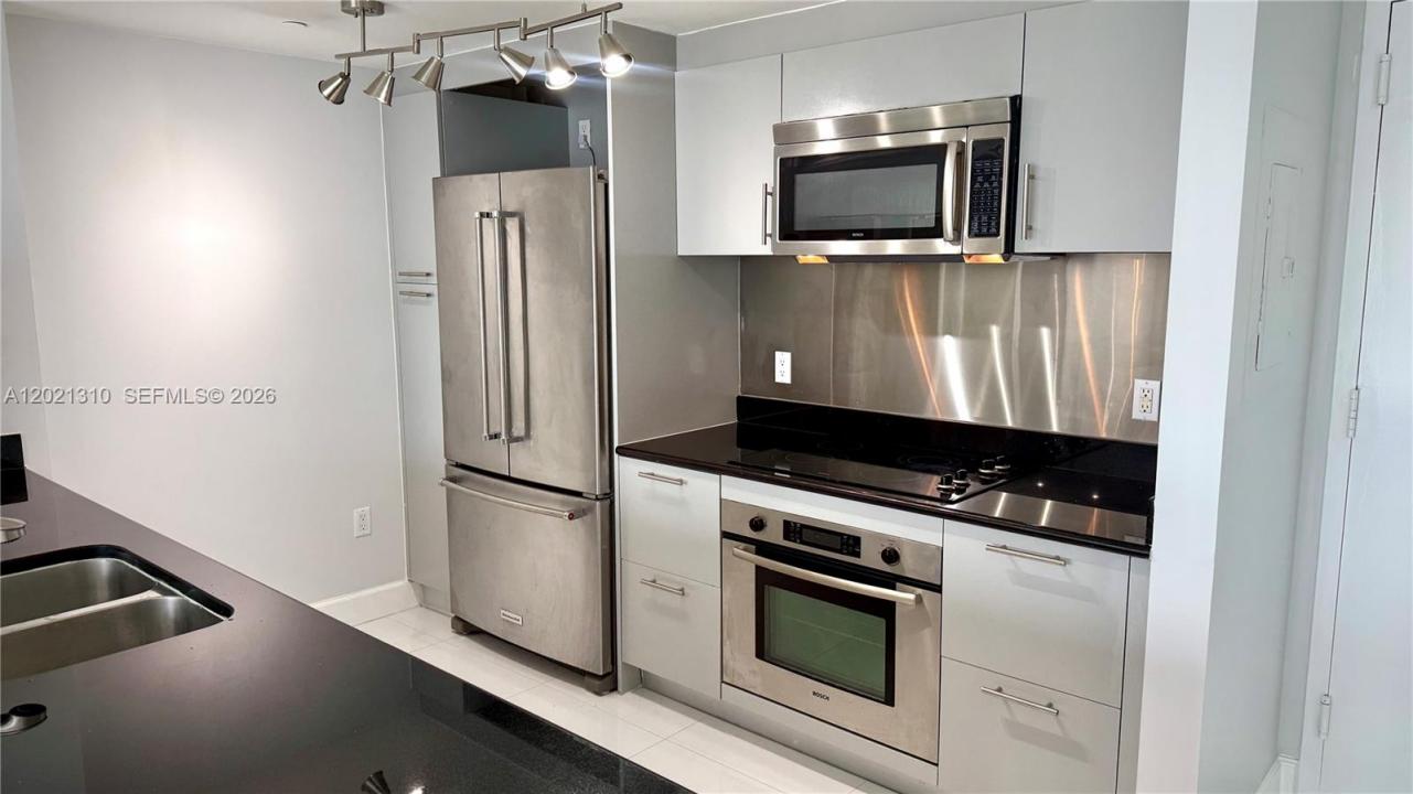 50 Biscayne Blvd 2501, Miami, Florida 33132, USA