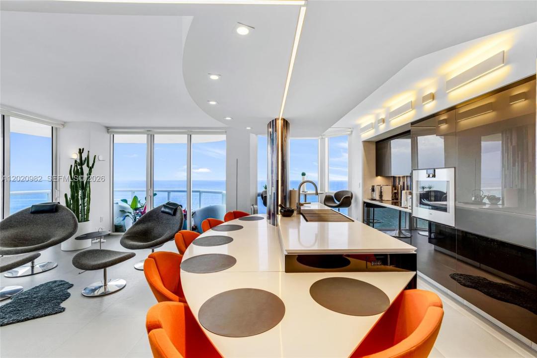6365 Collins Ave 2301, Miami Beach, Florida 33141, Stati Uniti