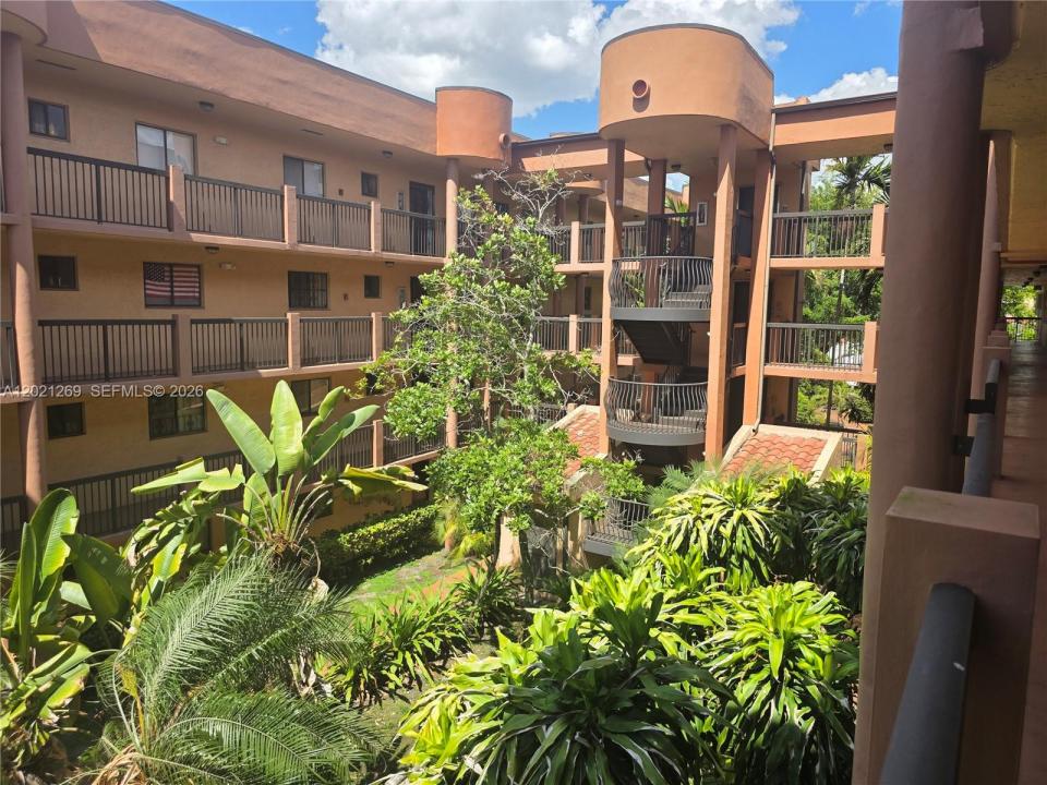 5560 W 21st Ct 308, Hialeah, Floride 33016, États-Unis