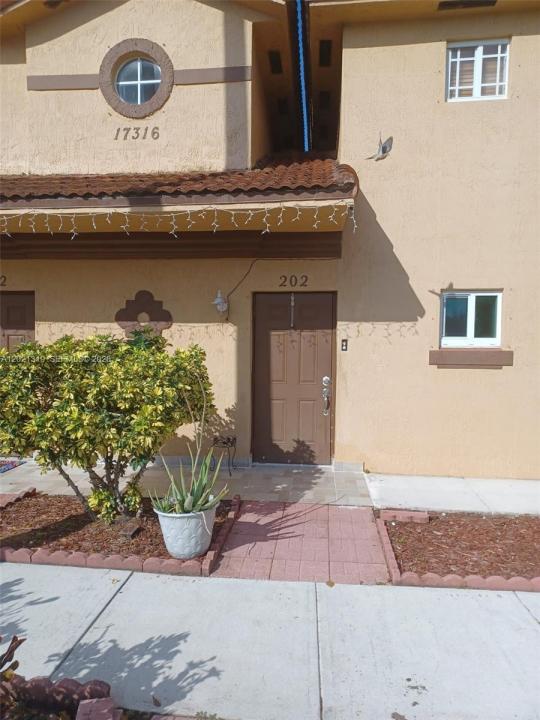 17316 NW 74th Ave 202, Hialeah, Floride 33015, États-Unis