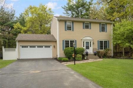 34 Audubon Lane, Coventry, Rhode Island 02831, USA