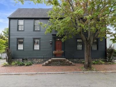 20 Willow Street, Newport, Rhode Island 02840, USA