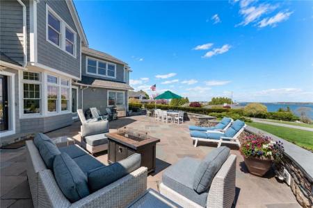 75 N Cliff Drive, Narragansett, Rhode Island 02882, USA