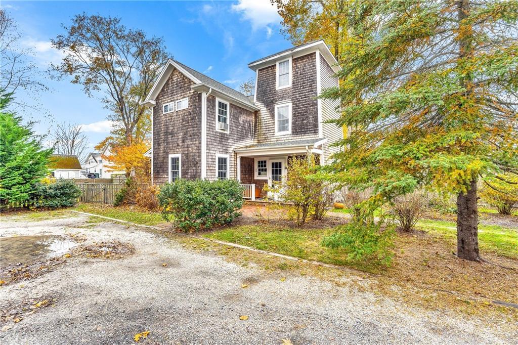 52 County Road A, Barrington, Rhode Island 02806, USA