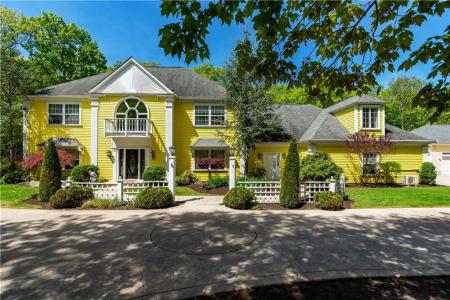 15 Justin Road, East Greenwich, Rhode Island 02818, USA