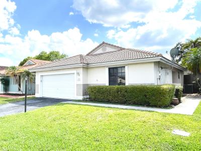 5851 Bristol Lane, Davie, Florida 33331