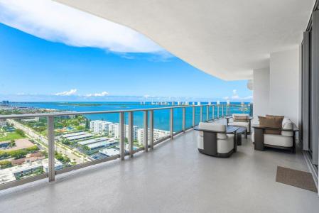 220 Lake Shore Drive 2109, Lake Park, Florida 33403