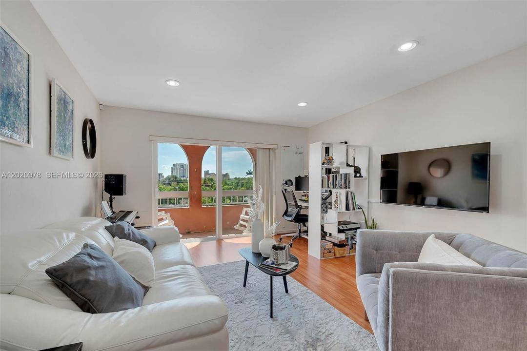 7701 Camino Real A-416, Miami, Floride 33143, États-Unis