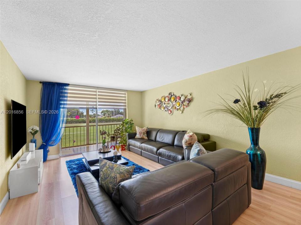 9820 S Hollybrook Lake Dr 208, Pembroke Pines, Florida 33025, HOA KỲ