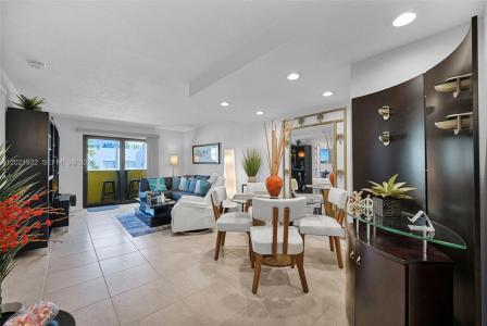 1334 Collins Ave 403, Miami Beach, Florida 33139, USA