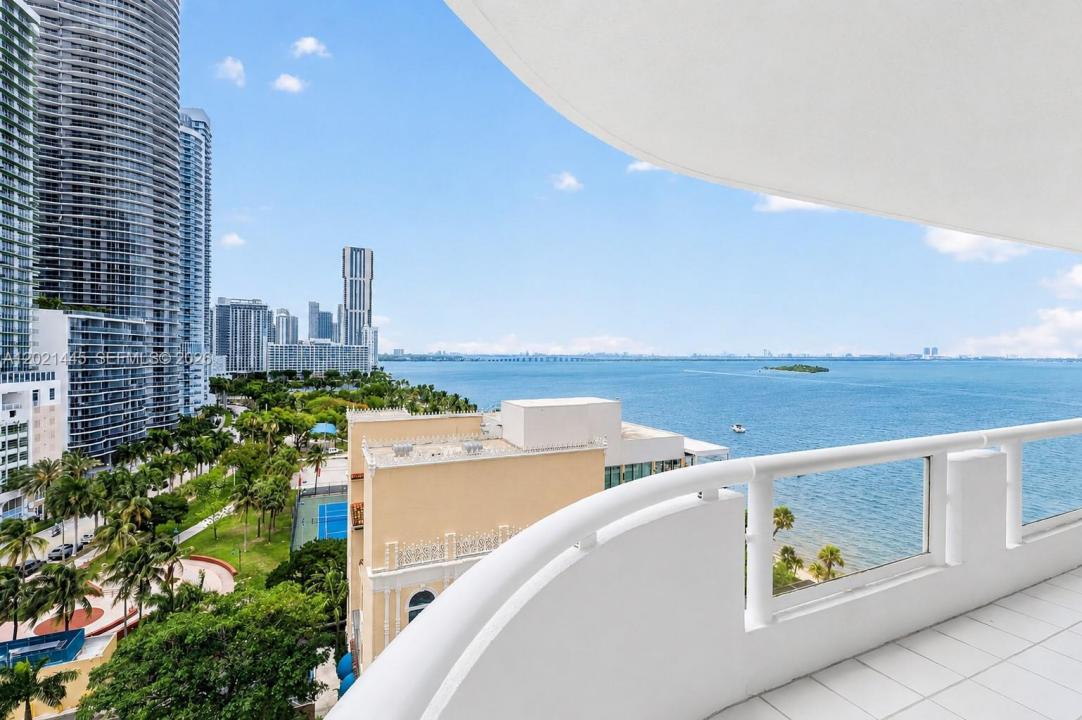 1717 N Bayshore Dr A-1437, Miami, Florida 33132, USA