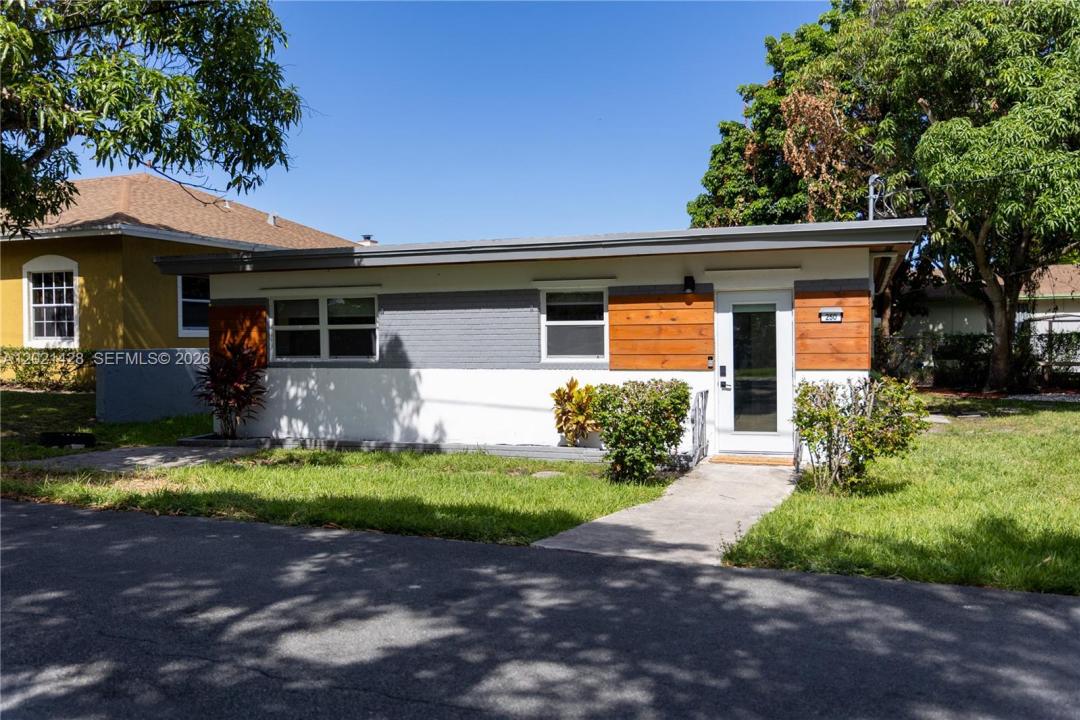 250 NW 14th Way, Dania Beach, Floride 33004, États-Unis