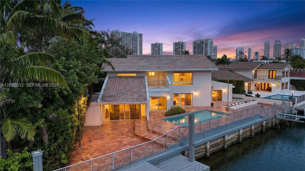 3226 NE 168th St 3226, North Miami Beach, Floride 33160, États-Unis