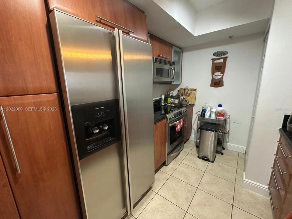 3232 SW 22nd Ter 1607, Miami, Florida 33145, USA