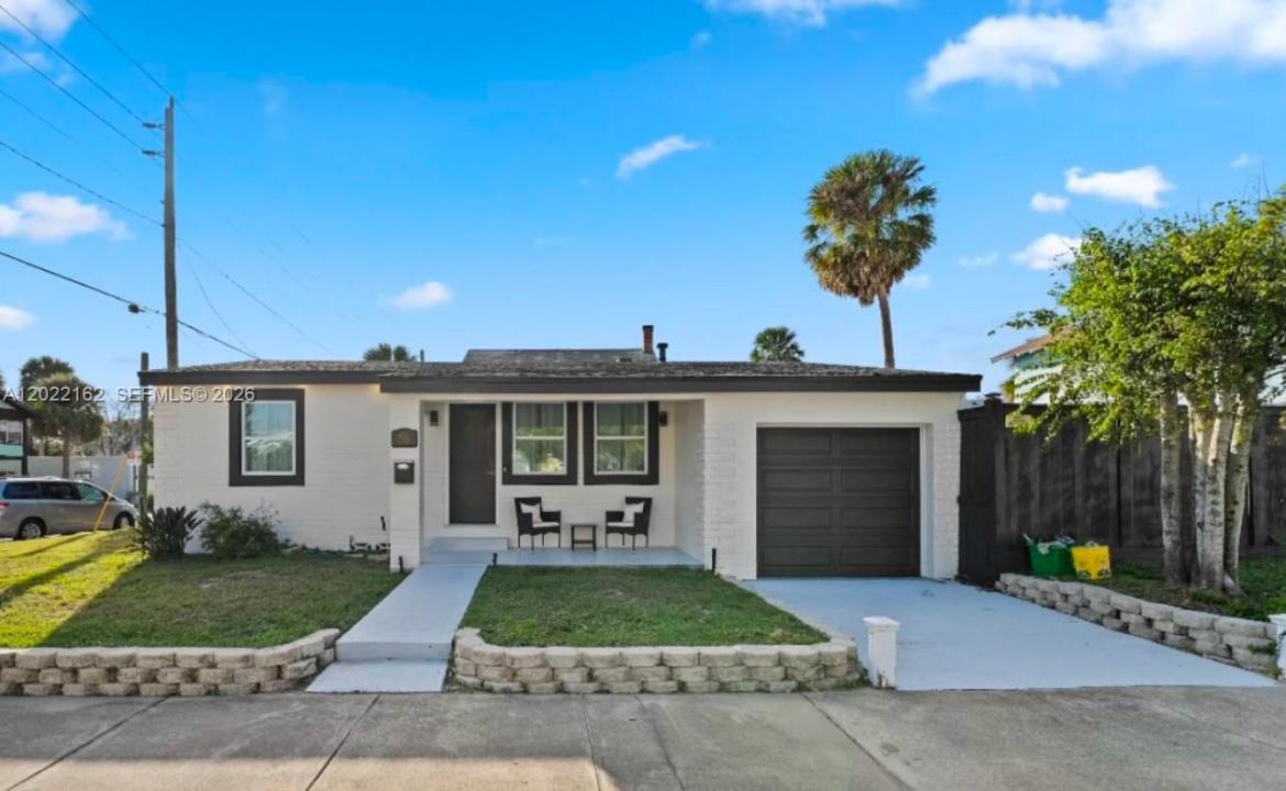 301 N Hollywood Ave, Daytona, Florida 32118, USA