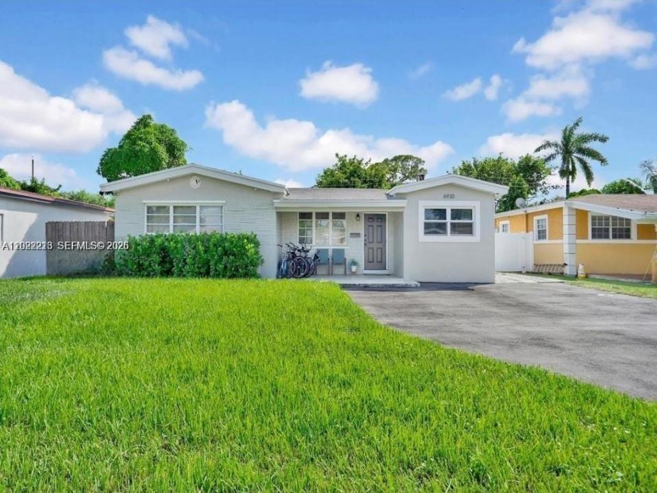 6930 SW 12th St, Pembroke Pines, Florida 33023, Stati Uniti