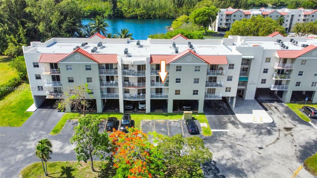 8200 SW 210th St 103, Cutler Bay, Florida 33189, USA