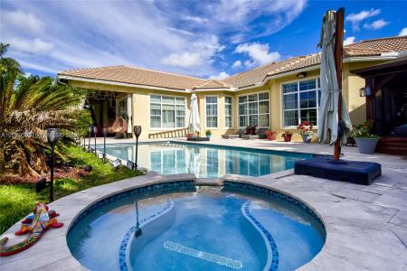 5703 N Sterling Ranch Dr, Davie, Florida 33314, USA